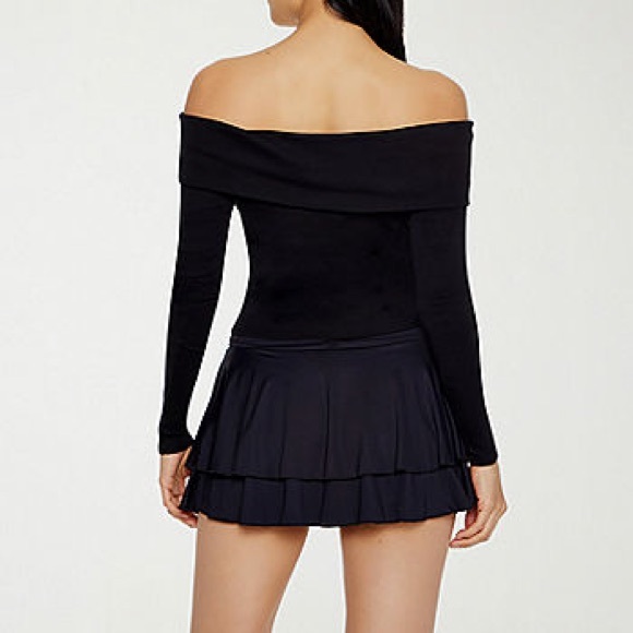 Forever 21 Black Off the shoulder top - Picture 4 of 4
